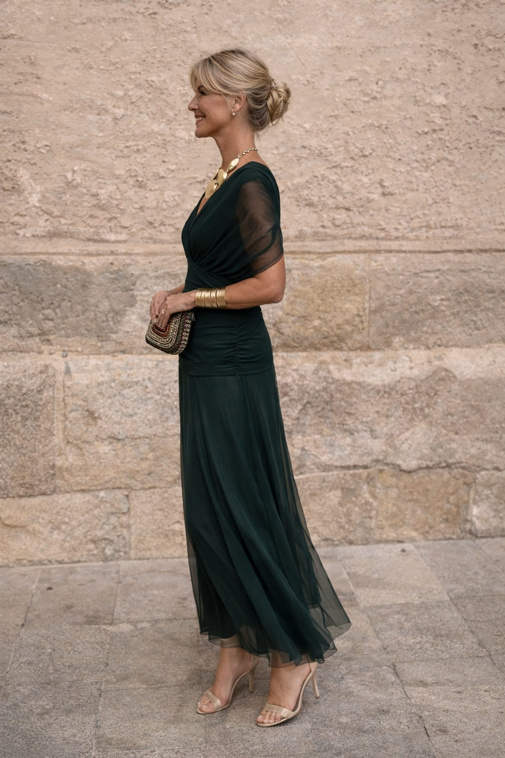 Adriana | Vestido maxi fluido con escote cruzado off-shoulder
