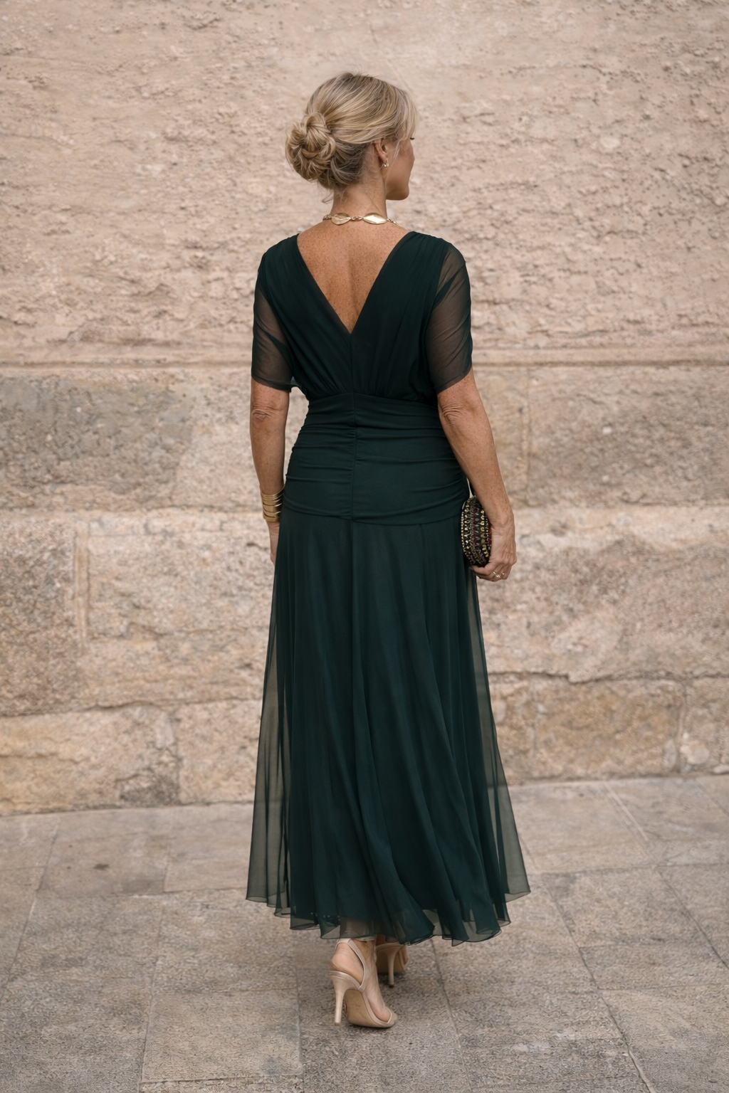 Adriana | Vestido maxi fluido con escote cruzado off-shoulder