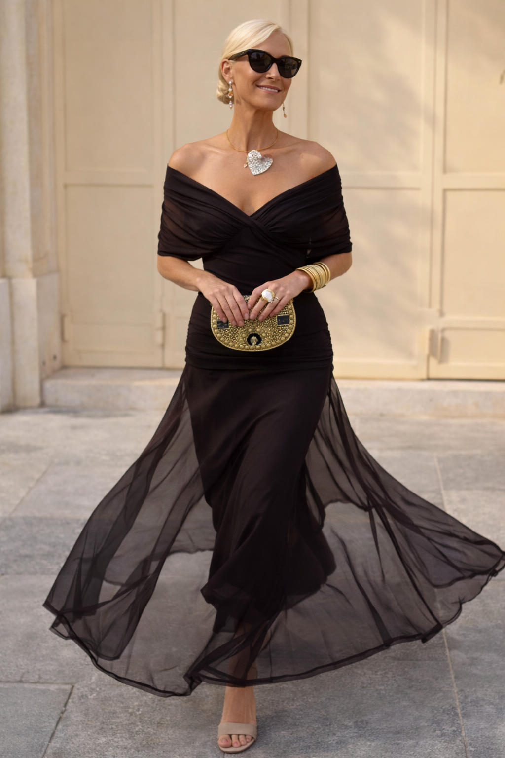 Adriana | Vestido maxi fluido con escote cruzado off-shoulder