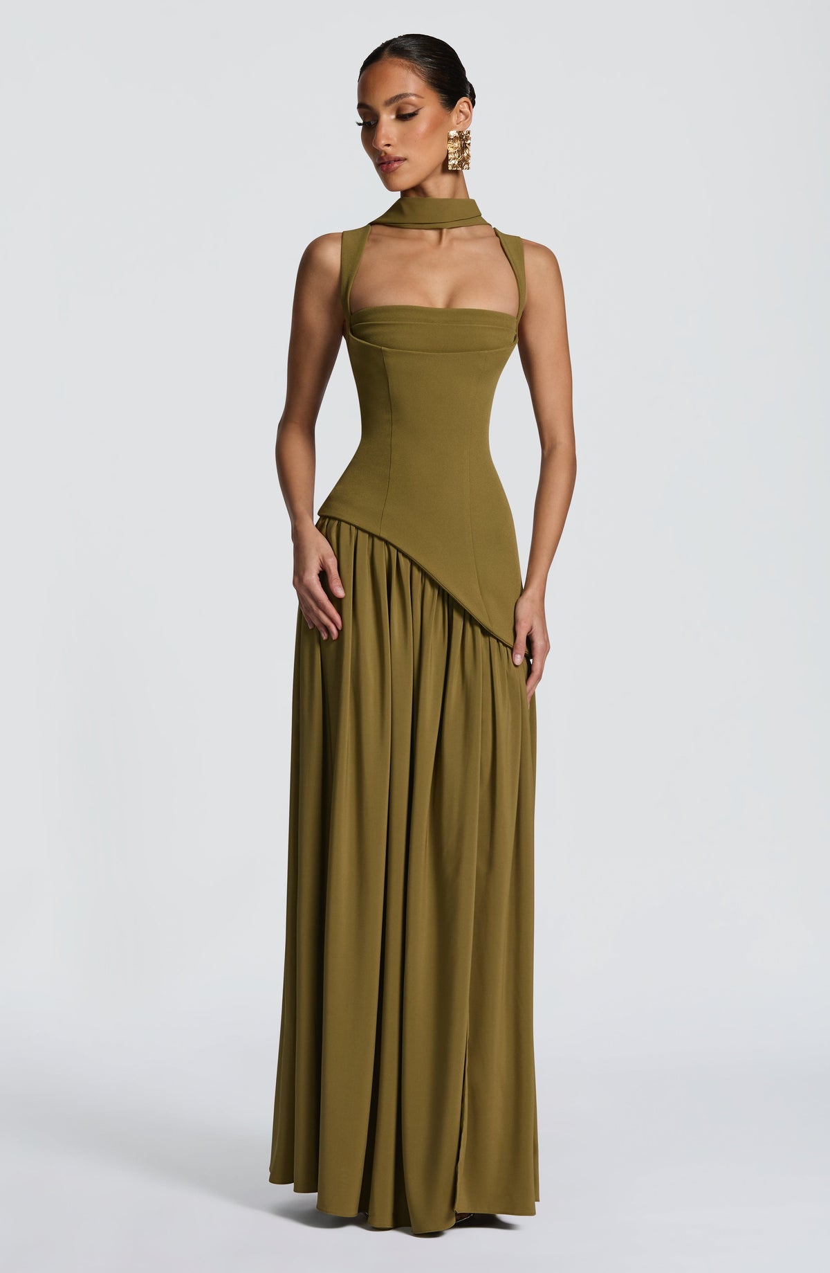 Aitana | Vestido maxi con tirantes y abertura lateral