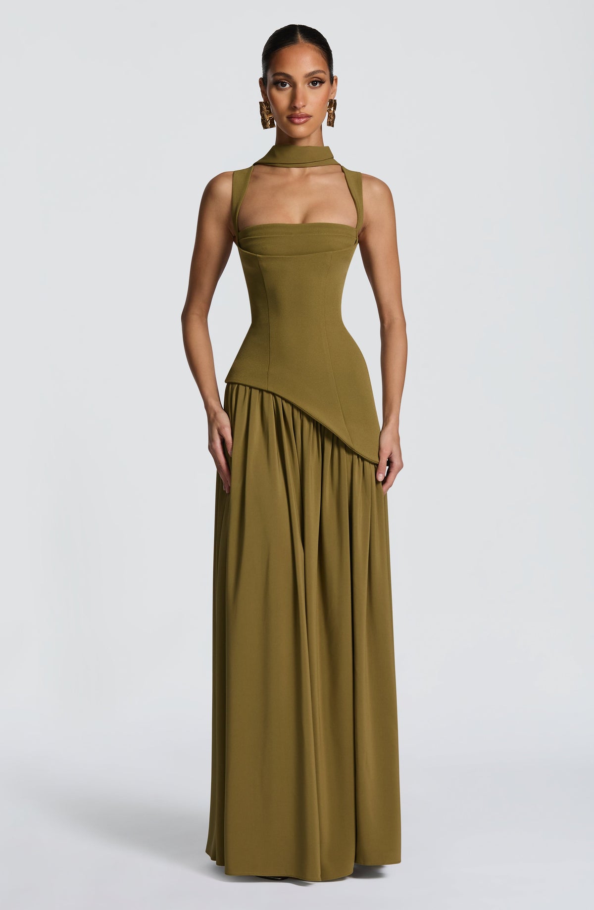 Aitana | Vestido maxi con tirantes y abertura lateral