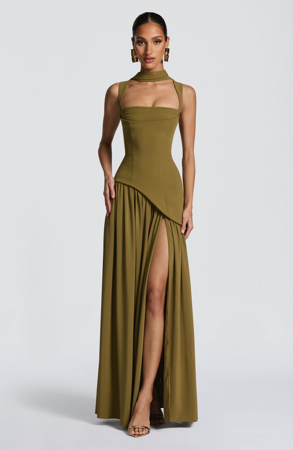 Aitana | Vestido maxi con tirantes y abertura lateral