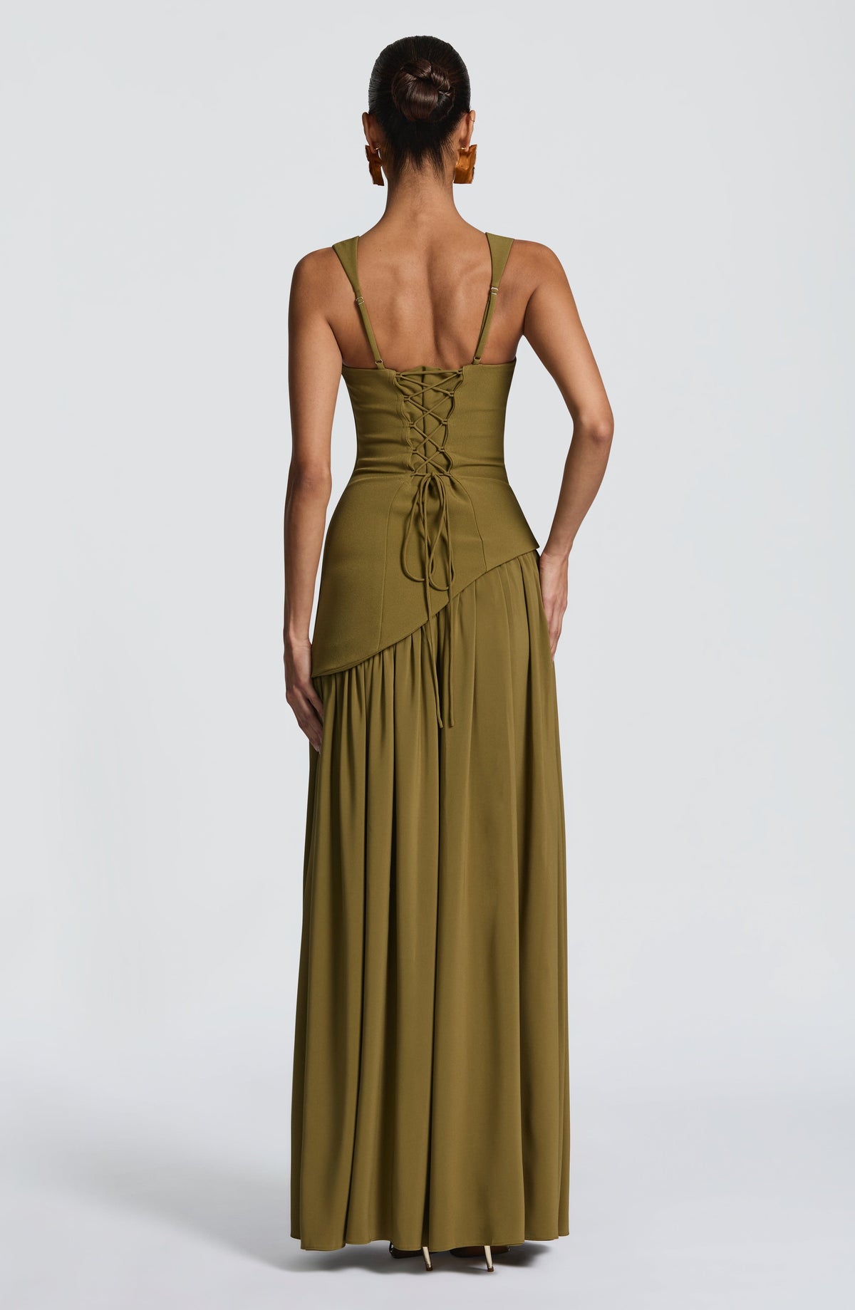 Aitana | Vestido maxi con tirantes y abertura lateral