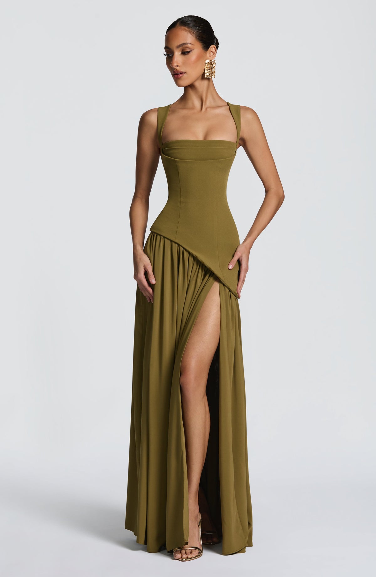 Aitana | Vestido maxi con tirantes y abertura lateral